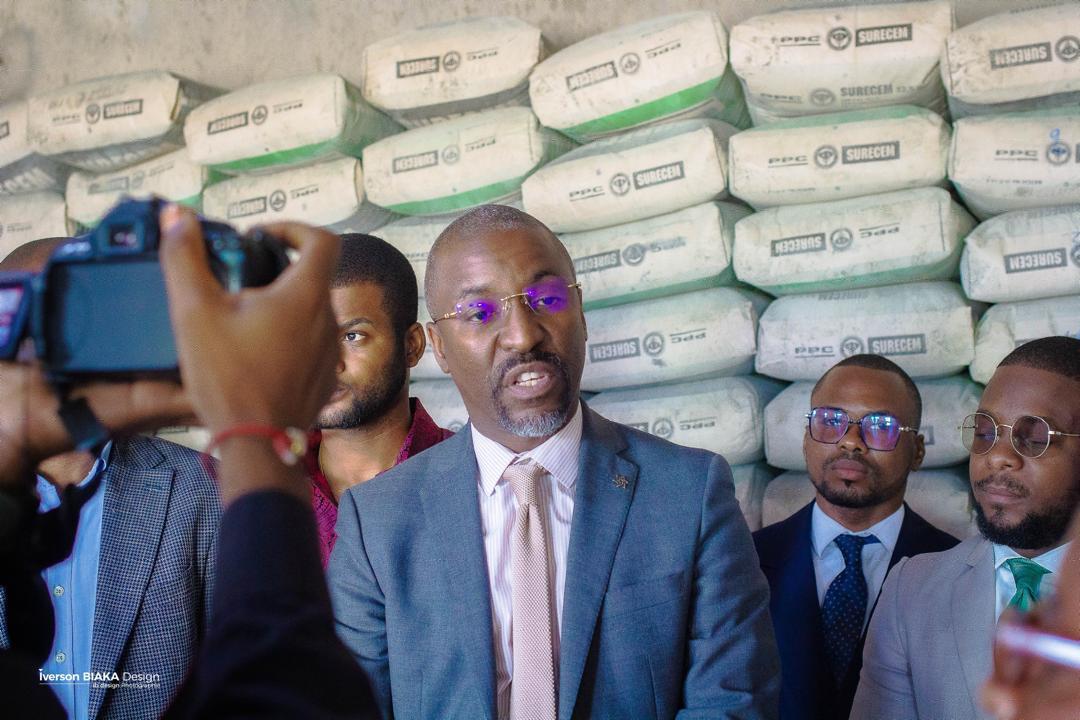 Chargement du matériel de construction